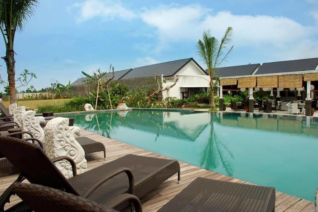 Rumah Kito Resort Hotel Jambi By Waringin Hospitality מראה חיצוני תמונה