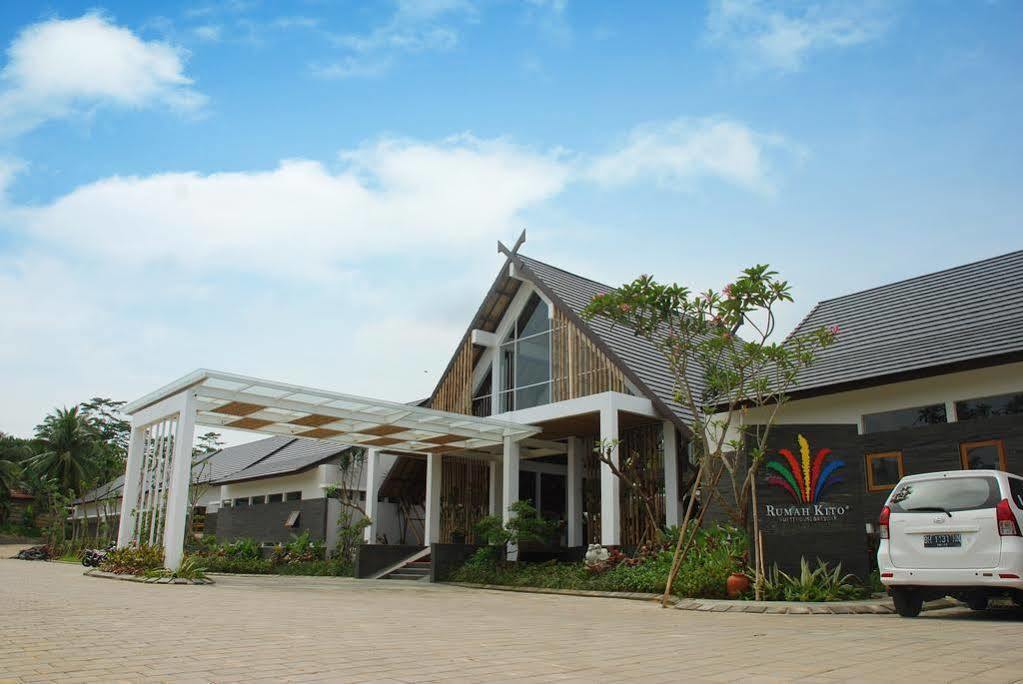 Rumah Kito Resort Hotel Jambi By Waringin Hospitality מראה חיצוני תמונה
